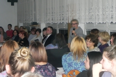 wykład psychologa na konferencji