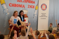 Pani podaje misia