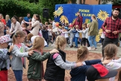 zabawa do muzyki na pikniku