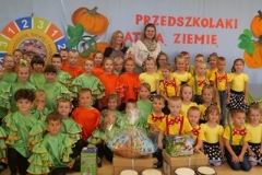 dzieci z nagrodami