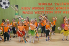 dzieci śpiewają